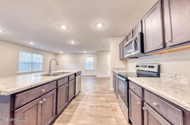 2113 Toulouse Street, Ocean Springs, MS 39564