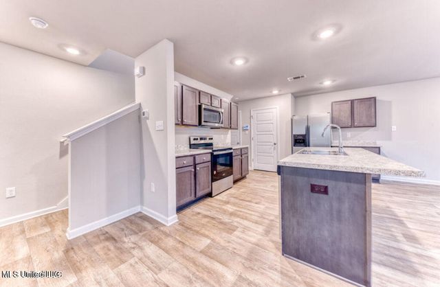 2113 Toulouse Street, Ocean Springs, MS 39564