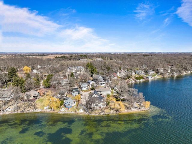 2804 Willow Point DRIVE, Delavan, WI 53115