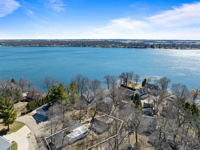 2804 Willow Point DRIVE, Delavan, WI 53115