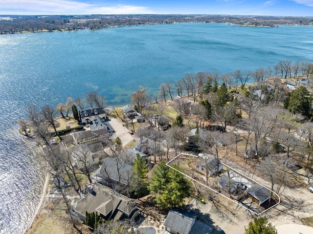 2804 Willow Point DRIVE, Delavan, WI 53115