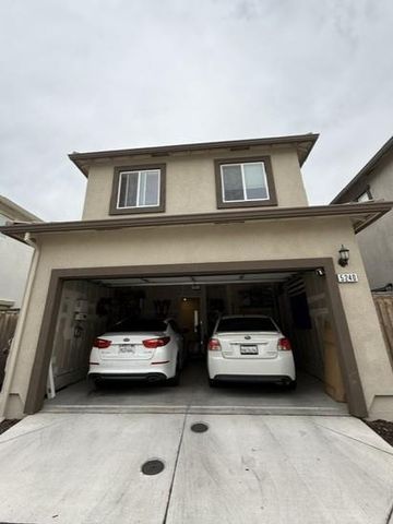 5240 Molino Cir, Roseville, CA 95747