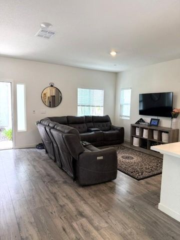 5240 Molino Cir, Roseville, CA 95747