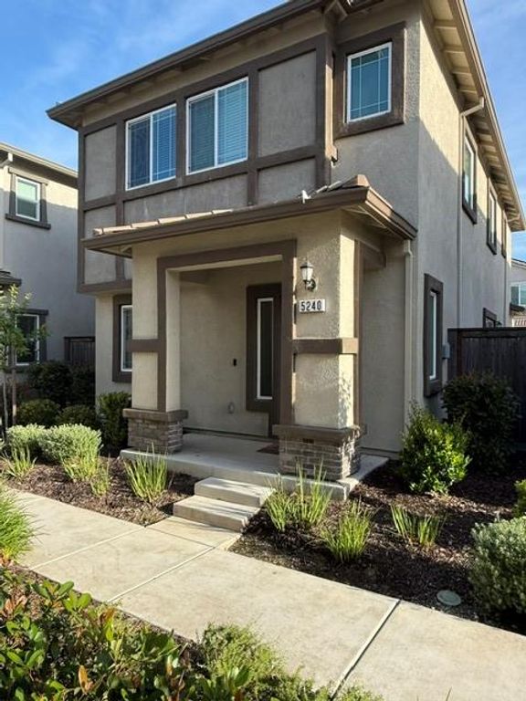 5240 Molino Cir, Roseville, CA 95747