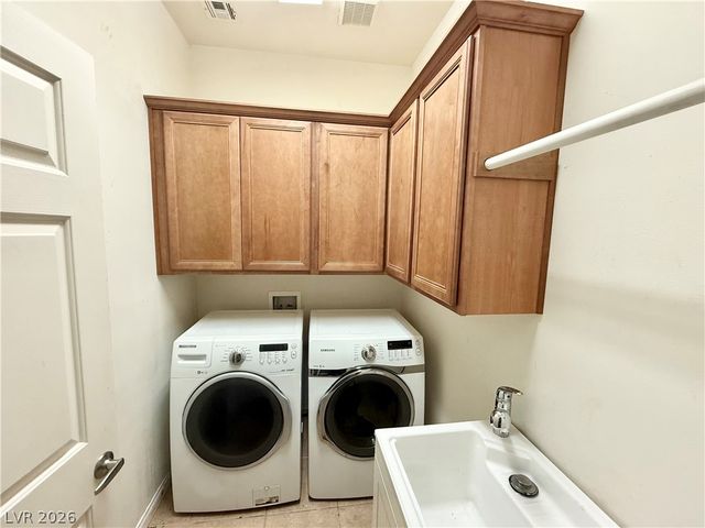 580 East Hickory Street, Pahrump, NV 89048