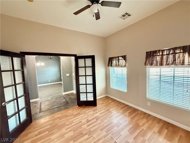 580 East Hickory Street, Pahrump, NV 89048