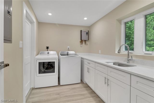 5150 Sand Dollar LN, Naples, FL 34103