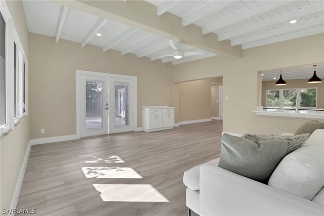 5150 Sand Dollar LN, Naples, FL 34103