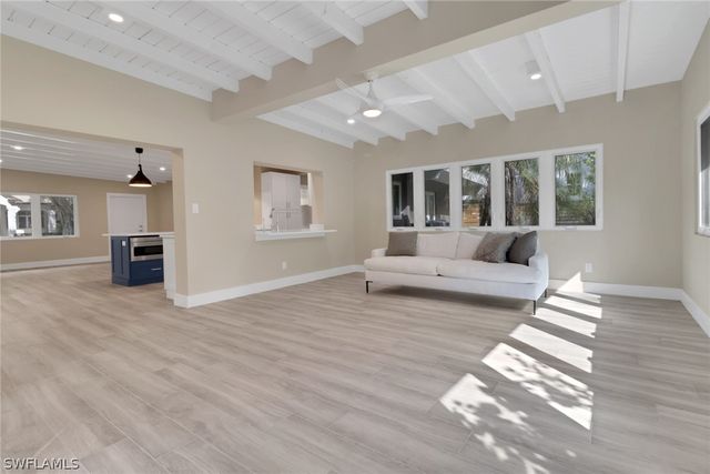 5150 Sand Dollar LN, Naples, FL 34103