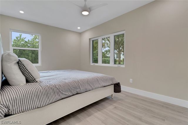 5150 Sand Dollar LN, Naples, FL 34103