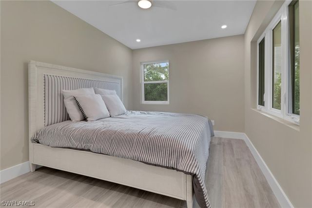 5150 Sand Dollar LN, Naples, FL 34103