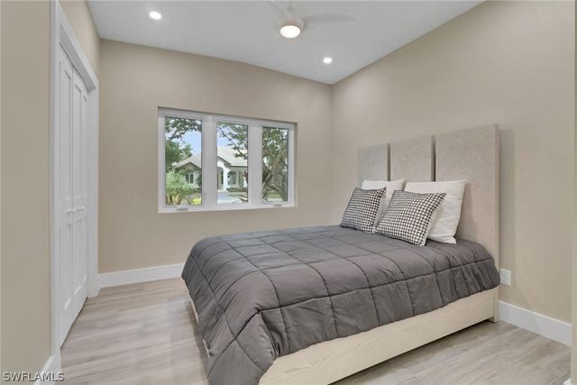 5150 Sand Dollar LN, Naples, FL 34103