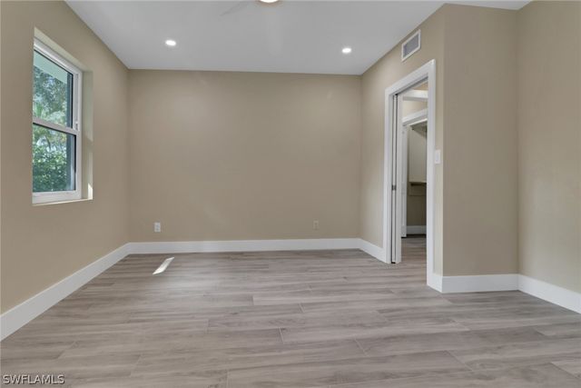 5150 Sand Dollar LN, Naples, FL 34103