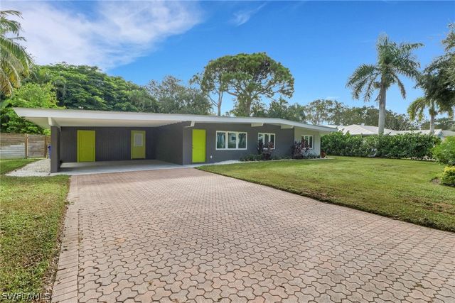 5150 Sand Dollar LN, Naples, FL 34103