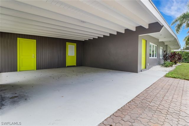 5150 Sand Dollar LN, Naples, FL 34103