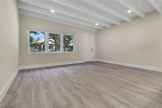 5150 Sand Dollar LN, Naples, FL 34103