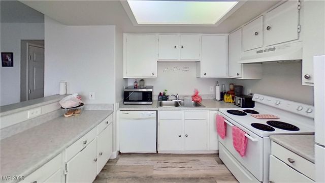 2201 James Bilbray Drive, Las Vegas, NV 89108