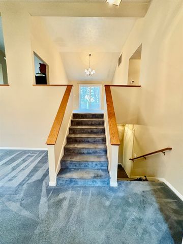 11 Scottsdale Drive, Hudson, NH 03051