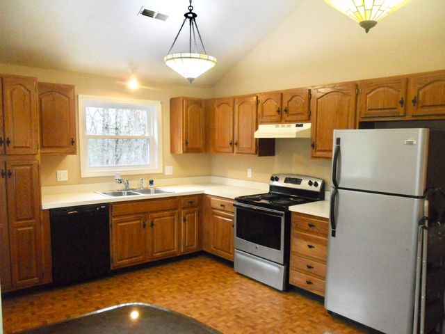 11 Scottsdale Drive, Hudson, NH 03051