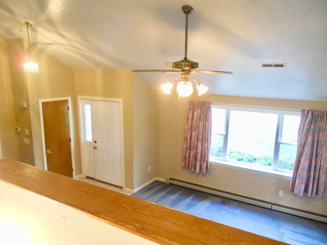 11 Scottsdale Drive, Hudson, NH 03051