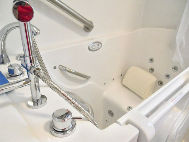 11 Scottsdale Drive, Hudson, NH 03051