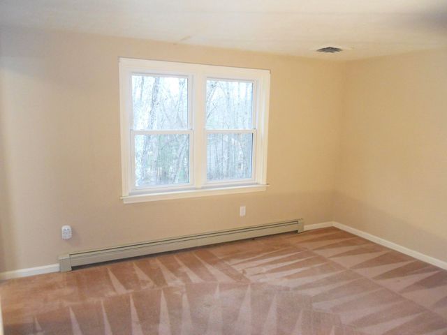 11 Scottsdale Drive, Hudson, NH 03051