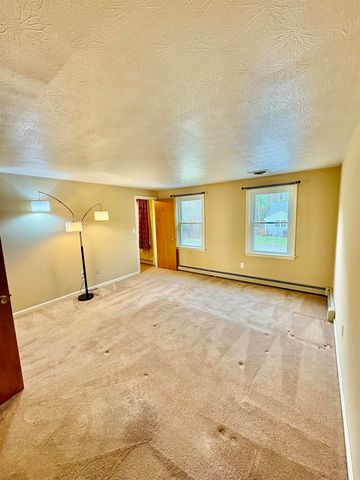 11 Scottsdale Drive, Hudson, NH 03051