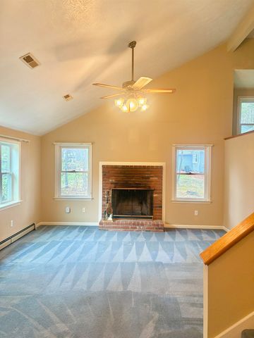 11 Scottsdale Drive, Hudson, NH 03051