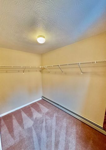 11 Scottsdale Drive, Hudson, NH 03051