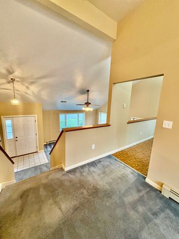 11 Scottsdale Drive, Hudson, NH 03051