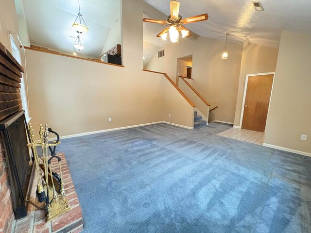 11 Scottsdale Drive, Hudson, NH 03051