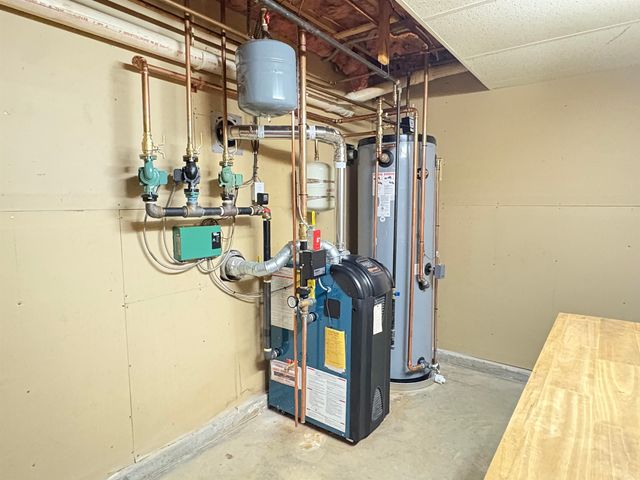 11 Scottsdale Drive, Hudson, NH 03051