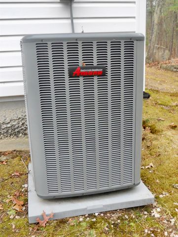 11 Scottsdale Drive, Hudson, NH 03051