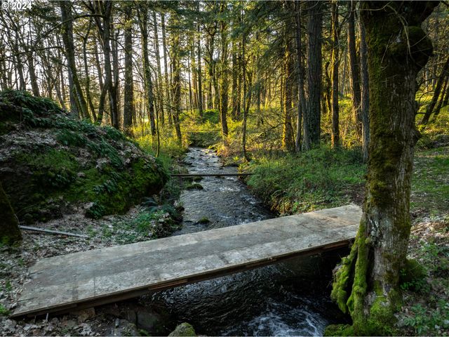 455 COUNTRY CLUB Rd, Hood River, OR 97031