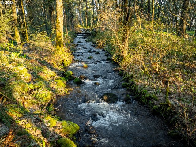 455 COUNTRY CLUB Rd, Hood River, OR 97031