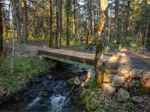 455 COUNTRY CLUB Rd, Hood River, OR 97031