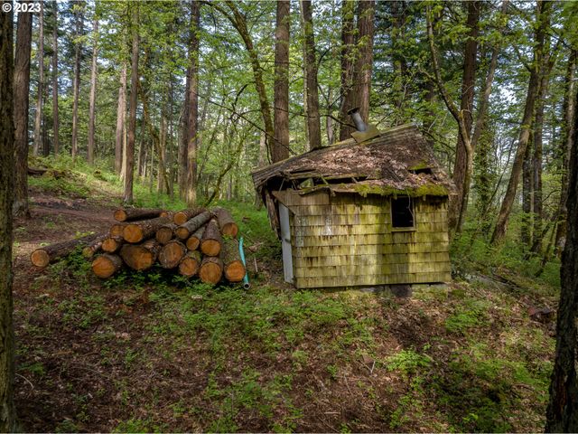 455 COUNTRY CLUB Rd, Hood River, OR 97031