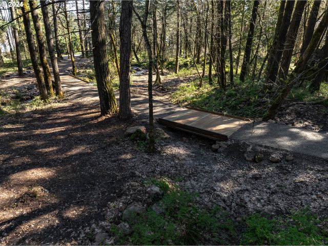 455 COUNTRY CLUB Rd, Hood River, OR 97031