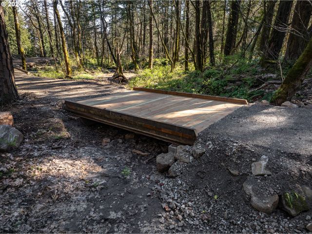 455 COUNTRY CLUB Rd, Hood River, OR 97031