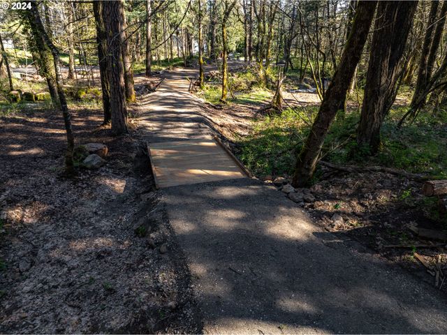 455 COUNTRY CLUB Rd, Hood River, OR 97031