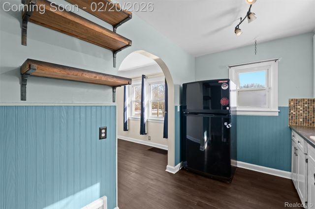 35239 Palmer Road, Westland, MI 48186