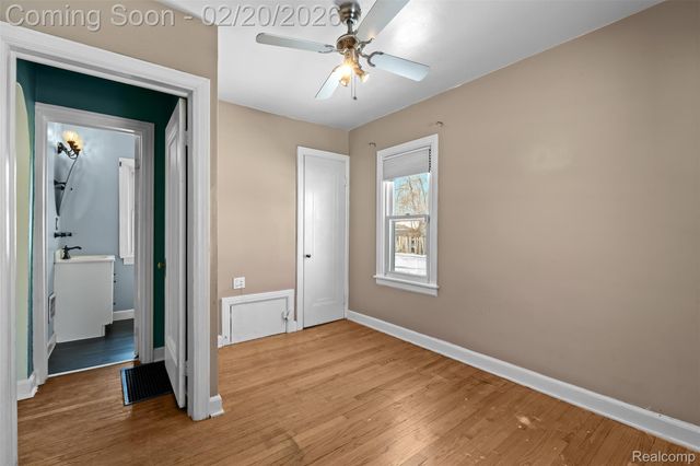 35239 Palmer Road, Westland, MI 48186