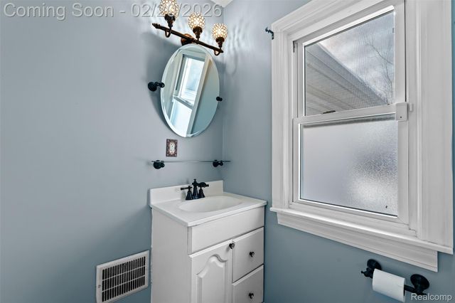 35239 Palmer Road, Westland, MI 48186