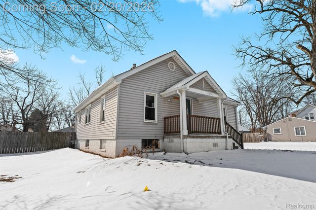 35239 Palmer Road, Westland, MI 48186