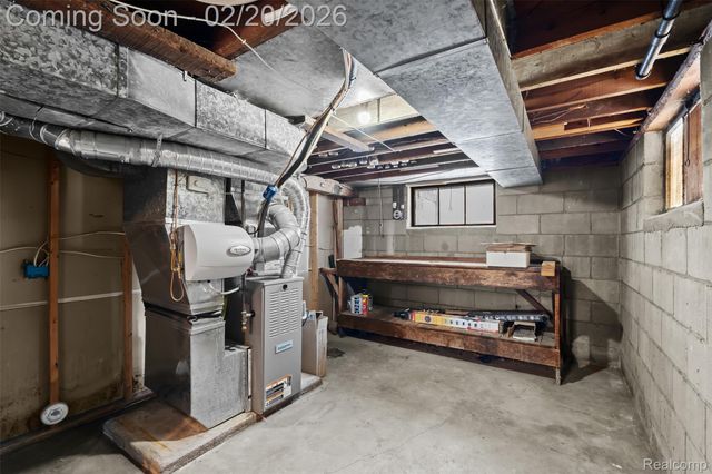 35239 Palmer Road, Westland, MI 48186