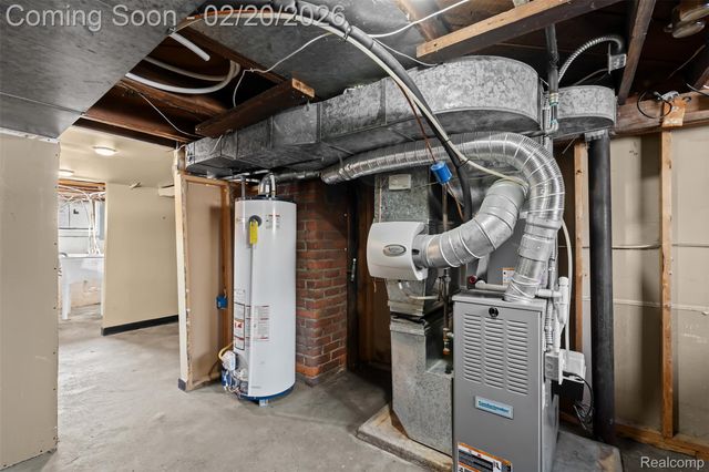 35239 Palmer Road, Westland, MI 48186