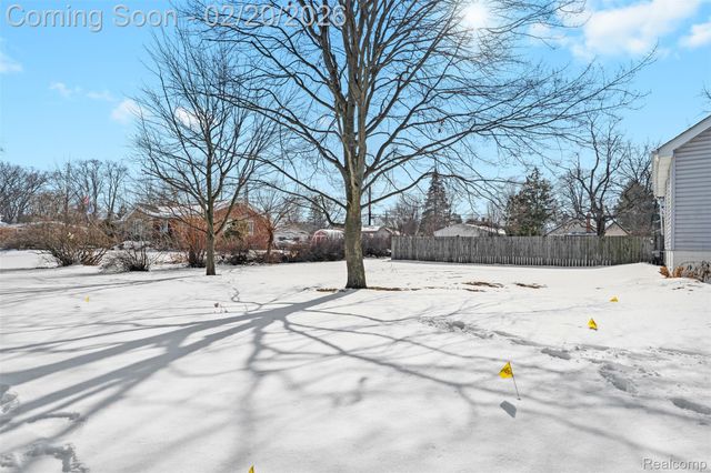 35239 Palmer Road, Westland, MI 48186