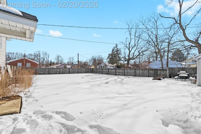 35239 Palmer Road, Westland, MI 48186