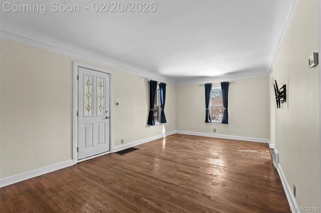 35239 Palmer Road, Westland, MI 48186