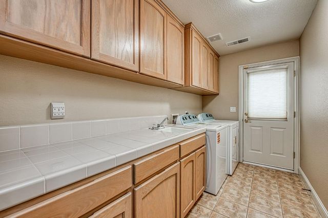 2271 Serena Avenue, Clovis, CA 93619